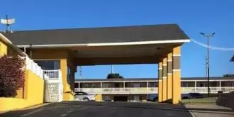 Econo Lodge Inn And Suites