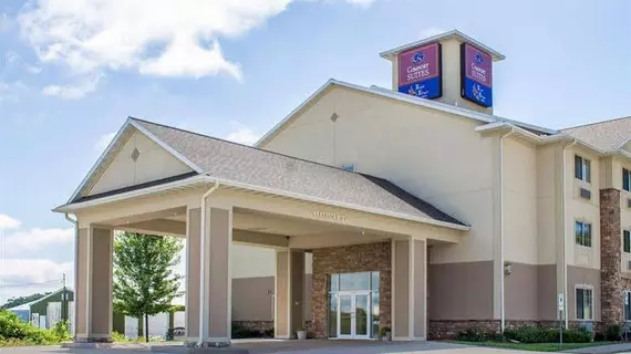 Comfort Suites at Royal Ridges | Wisconsin - Ripon