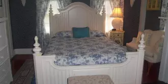 Holiday Guest House Bed & Breakfast