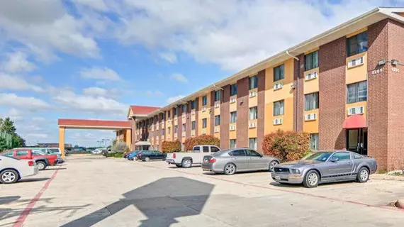 Quality Inn DFW Airport | Teksas - Dallas (ve civarı) - Irving