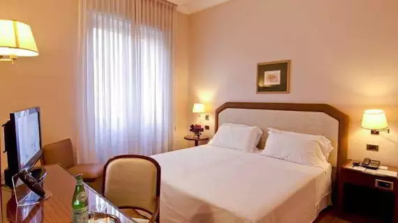 Hotel Bristol | Lombardy - Milano (ve civarı) - Milano - Merkez İstasyonu