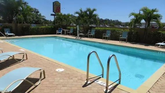 Super 8 Motel Fort Myers | Florida - Fort Myers (ve civarı) - Fort Myers