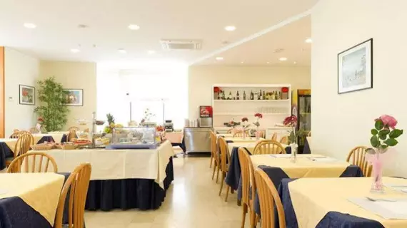 Hotel St Pierre | Emilia-Romagna - Rimini - Marina Centro