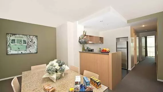 Quest Flemington Serviced Apartments | Victoria - Melbourne (ve civarı) - Flemington