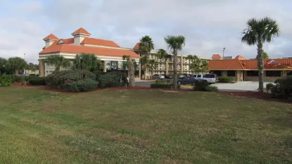 Quality Inn & Suite By The Lake | Florida - Orlando (ve civarı) - Disney's Maingate West