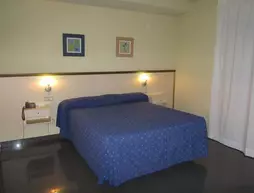 Hotel Velilla | Madrid Özerk Topluluğu - Madrid (ve civarı) - Velilla de San Antonio