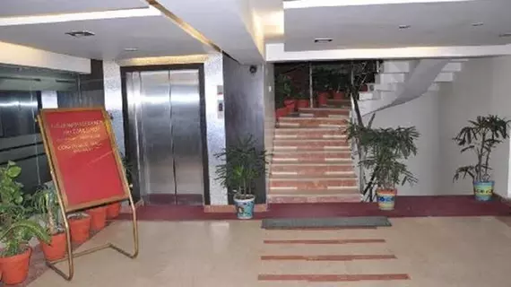 Hotel Daanish | Batı Delhi - Ulusal Eyalet Başkenti Delhi - Delhi (ve civarı) - Yeni Delhi - Karol Bagh