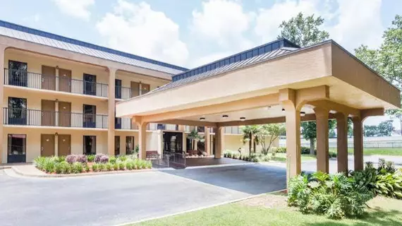 Baymont Inn and Suites Pensacola | Florida - Pensacola (ve civarı) - Pensacola