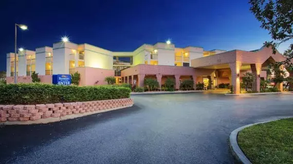 Baymont Inn & Suites Tampa Near Busch Gardens | Florida - Tampa (ve civarı) - Tampa