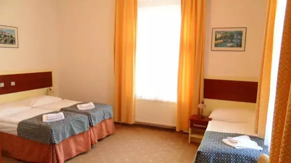 Hotel Atos | Prag - Městská čast Praha 5 (en büyük Prag ilçesi) - Smichov