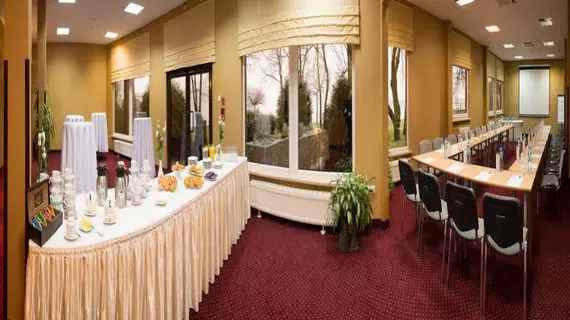 Hotel 500 | Mazovya Voyvodalığı - Legionowo County - Nieporet - Zegrze Poludniowe