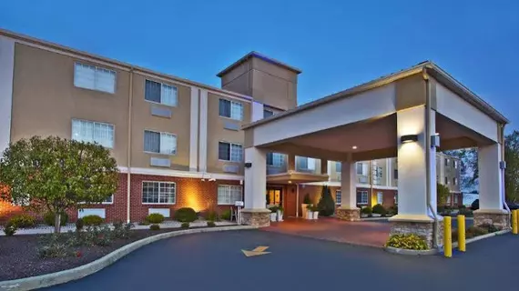 Holiday Inn Express Hotel & Suites Wabash | Indiana - Marion (ve civarı) - Wabash