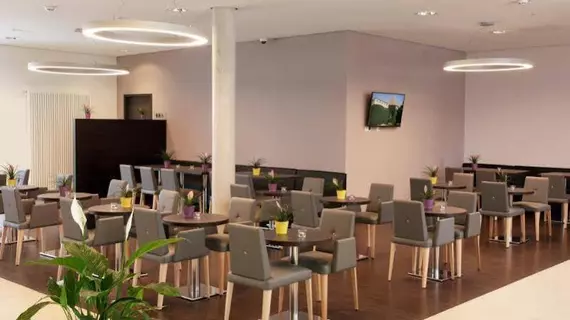 Star Inn Stuttgart AirportMesse by Comfort | Baden-Wuerttemberg - Rems-Murr-Kreis - Stuttgart (ve civarı) - Stuttgart