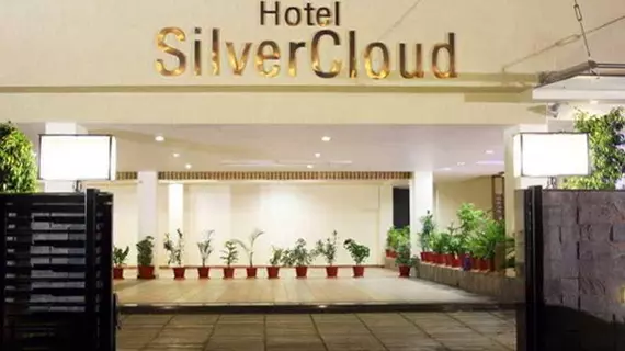 Hotel Silver Cloud | Gujarat - Ahmedabad Bölgesi - Ahmedabad