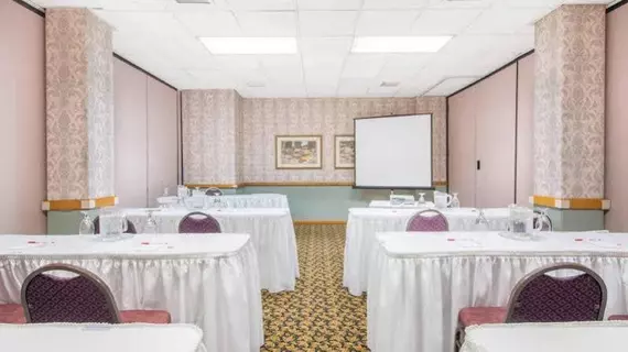 Ramada Cumberland Downtown | Maryland - Cumberland (ve civarı) - Cumberland