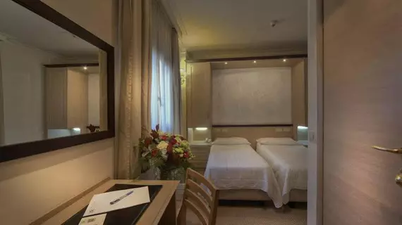 Hotel Galileo | Lazio - Roma (ve civarı) - Roma Kent Merkezi - Rione XVIII Castro Pretorio