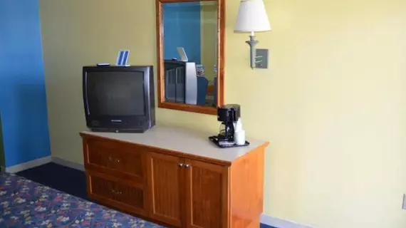 Days Inn and Suites - Davenport | Florida - Orlando (ve civarı) - Disney's Maingate West