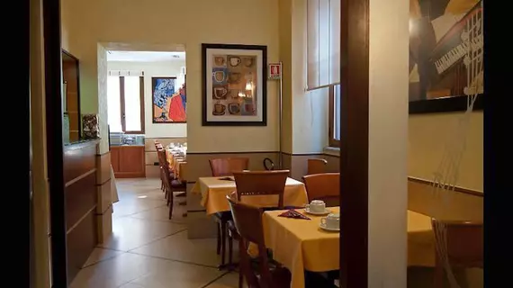 Hotel Lirico | Lazio - Roma (ve civarı) - Roma Kent Merkezi - Rione XVIII Castro Pretorio