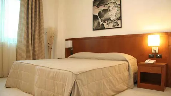 Hotel Parisi | Piedmont - Turin (ve civarı) - Nichelino