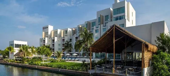 Real Inn Cancún by Camino Real | Quintana Roo - Benito Juárez - Cancun (ve civarı) - Oteller Bölgesi - Avenida Kukulkan