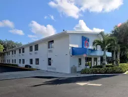 Motel 6 Fort Lauderdale | Florida - Fort Lauderdale (ve civarı) - Fort Lauderale