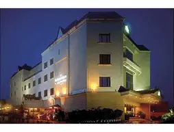 Country Inn & Suites By Carlson | Pencap - Jalandhar (ve civarı) - Jalandhar