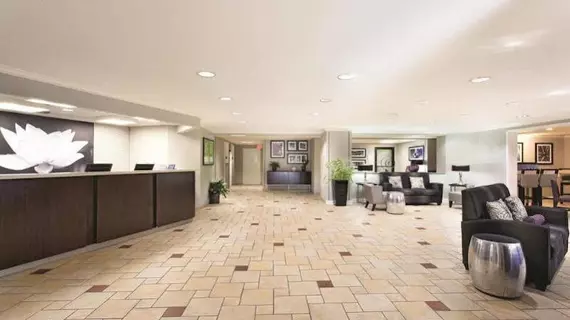 La Quinta Inn & Suites Miami Airport East | Florida - Miami (ve civarı) - Miami