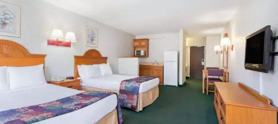 DAYS INN & SUITES LEXINGTON | Kentucky - Lexington (ve civarı) - Lexington