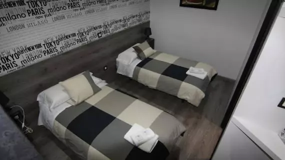 Hostal MH Fuencarral | Madrid Özerk Topluluğu - Madrid (ve civarı) - Madrid