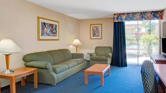 Baymont Inn and Suites Florida Mall | Florida - Orlando (ve civarı) - International Drive