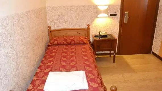 Hotel Nettuno | Lombardy - Milano (ve civarı) - Milano - Merkez İstasyonu