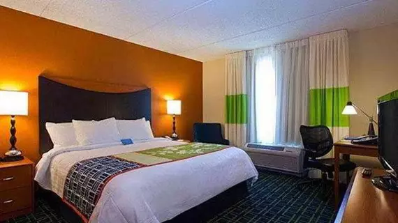 Fairfield Inn & Suites San Antonio Alamo Plaza/Convention Center | Teksas - San Antonio (ve civarı) - San Antonio - San Antonio Merkezi