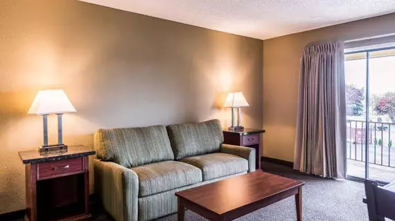 RODEWAY INN & SUITES | Oregon - Portland (ve civarı) - Portland