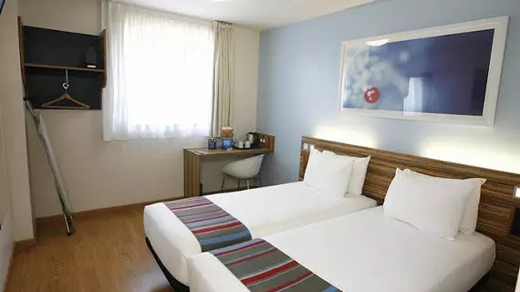 Travelodge Barcelona Poblenou | Katalonya - Barselona (ve civarı) - Sant Marti - Poblenou