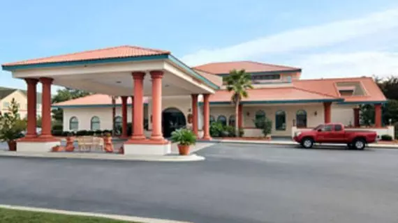 Days Inn And Suites Savannah Gateway/I-95 And 204 | Georgia - Savannah (ve civarı) - Savana