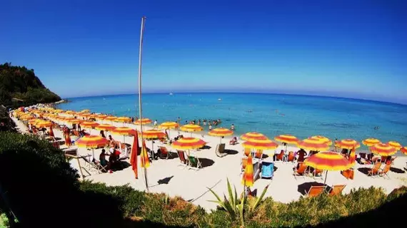 Hotel Villaggio Stromboli | Calabria - Vibo Valentia (vilayet) - Ricadi - Torre Ruffa