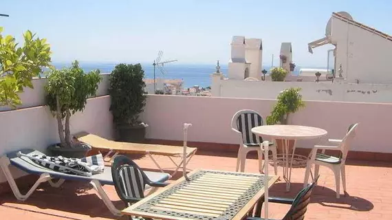 Apartamentos Abril | Andalucia - Malaga İli - La Axarquía - Nerja - Nerja Kent Merkezi