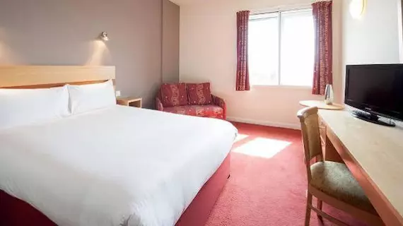 Jurys Inn Southampton | Hampshire (kontluk) - Southampton - Ocean Village - Southampton Kent Merkezi