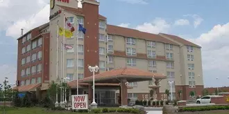 Monte Carlo Inn Vaughan Suites