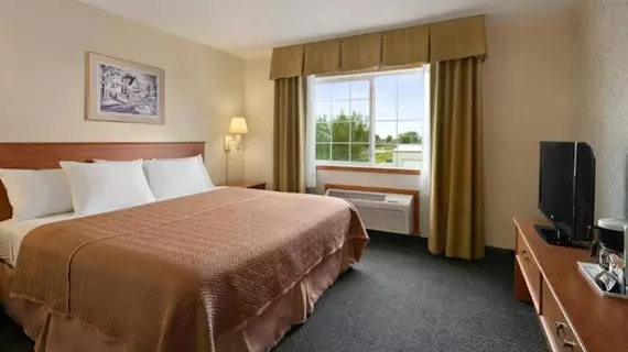 Travelodge & Suites Fargo Moorhead | Minnesota - Moorhead