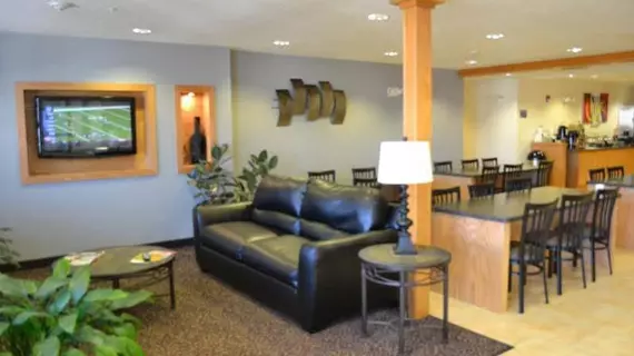 Microtel Inn & Suites Tomah | Wisconsin - Black River Şelaleleri (ve civarı) - Tomah