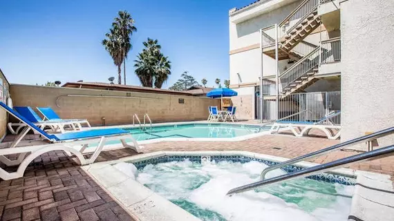 Comfort Inn Near Pasadena Civic Auditorium | Kaliforniya - Los Angeles County - San Gabriel Valley