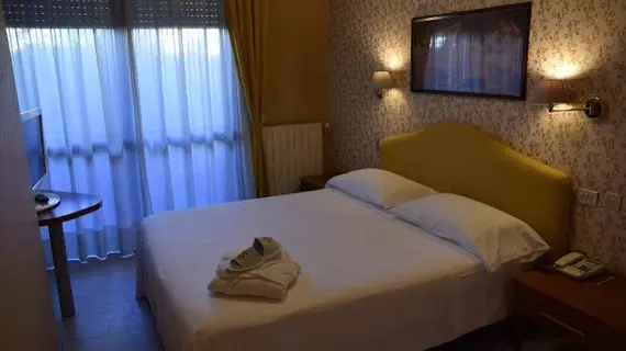 Hotel Parigi 2 | Lombardy - Bergamo - Bergamo (ve civarı) - Dalmine