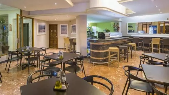 Hostal Alicante | Balearic Adaları - İbiza Adası - Sant Antoni de Portmany