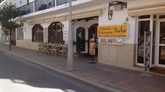 Hostal Tarba | Balearic Adaları - İbiza Adası - Sant Antoni de Portmany - West End