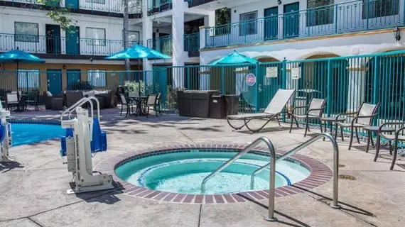 Quality Suites Central Coast | Kaliforniya - San Luis Obispo (ve civarı) - San Luis Obispo