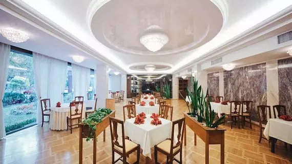 Jolly Alon Hotel | Kişinev