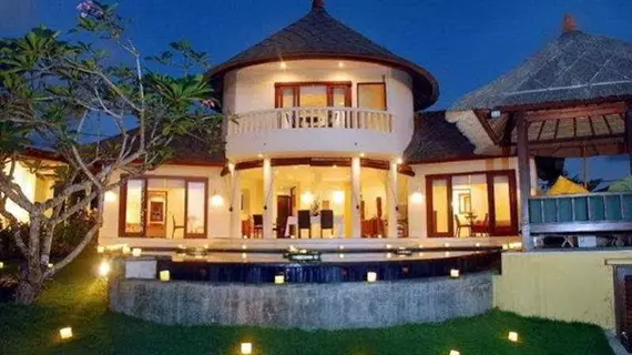 Frangipani Beach Villa | Bali - Buleleng - Lovina