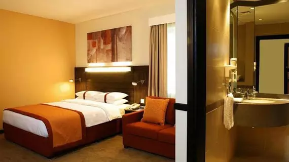 Holiday Inn Express Dubai Safa Park | Dubai - Dubai