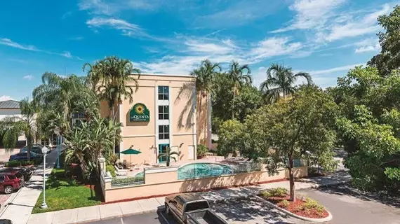 La Quinta Inn & Suites Plantation at Southwest 6th Street | Florida - Fort Lauderdale (ve civarı) - Plantation